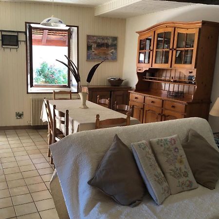 Appartement Dans La Vieille Ville, En Face Du Chateau Annecy Luaran gambar