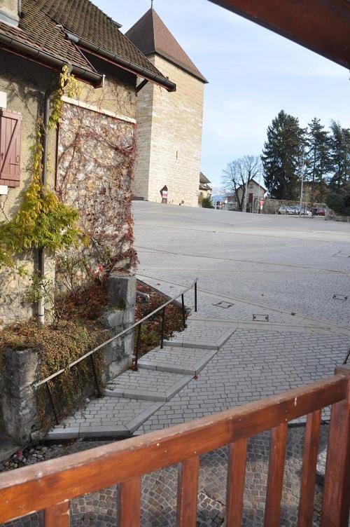 Appartement Dans La Vieille Ville, En Face Du Chateau Annecy Luaran gambar